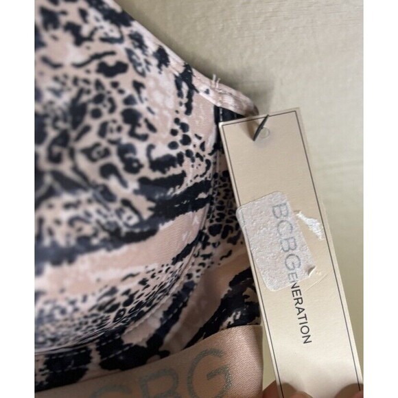 BCBGeneration Racer Back Sports Bra Color Rugby Tan 34C Polyester And Elastine - Picture 2 of 6